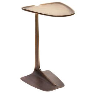 Mesa auxiliar de metal inspirada en joyas que aporta un toque glamuroso al dormitorio, la sala de estar y la entrada. - Product Image 1