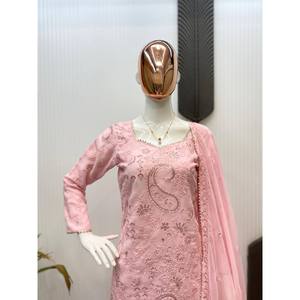 ชุดสวมใส่สำหรับงานปาร์ตี้ขนาดใหญ่พิเศษจากนักออกแบบ - Product Image 1