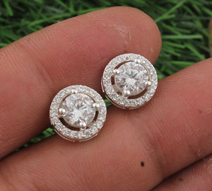 Pendientes Clásicos de Plata de Ley 925 con Baño de Plata Blanca para Mujer, Hipoalergénicos, Joyería de Lujo, Regalo para Fiesta - Product Image 1