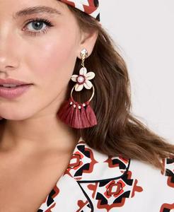 Pendientes de gota de flores de concha de imitación de rafia en tono dorado-Exclusivo-En 34th | Colección de cápsulas Alix Friedberg | Macy's - Product Image 1