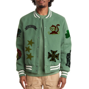 Chaqueta de lona impermeable con capucha verde para hombre, estilo Letterman, con parche bordado de mono, estilo punk, corte regular, cuello mandarín, para invierno - Product Image 1