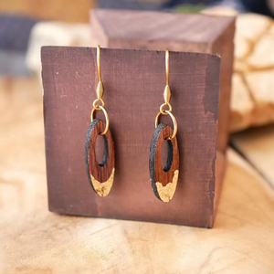 Boucles d'oreilles en bois style rustique, ambiance campagnarde, couleur unie, prix usine, vente en gros - Product Image 1