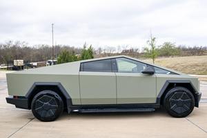 2025 Tesla Cybertruck de Largo Alcance - Product Image 3