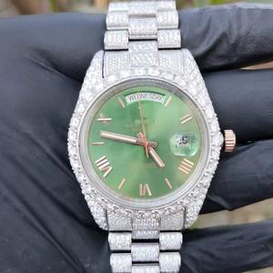 Oferta en Reloj de Diamantes de Lujo para Damas con Esfera Elegante para Regalo, Disponible al Mejor Precio del Mercado - Product Image 1