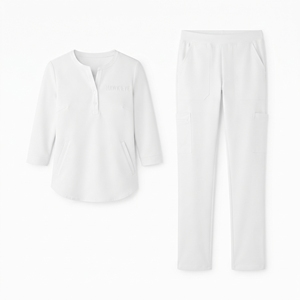 Ensemble de vêtements de travail pour infirmières, femmes, avec haut à col en V à manches courtes et pantalon de jogging, pour hôpital et soins de santé - Product Image 1
