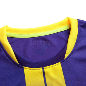 Uniforme de football respirant de qualité supérieure, style classique, prix bas, 100% polyester, personnalisable, vêtements de sport pour hommes - Product Image 2