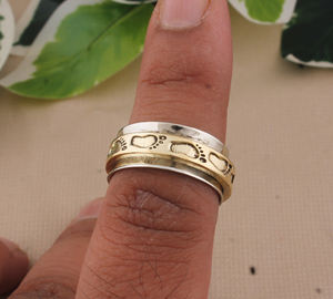 Anillo de Plata de Ley 925 con Diseño de Huella de Bebé, Regalo para Mamás Primerizas, Joyería para la Maternidad, Venta al Por Mayor - Product Image 1