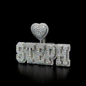 Pendentif personnalisé en forme de cœur en diamant Moissanite VVS de taille ronde avec nom brillant en 3D glacé avec style Hip Hop pour les fêtes - Product Image 3