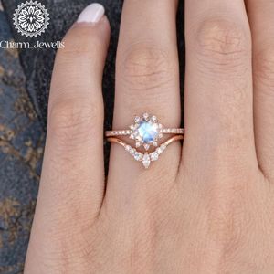Anillo de compromiso clásico de plata con moissanita de corte cojín de 3 g de peso certificado por IGI y engaste de puntas para mujer - Product Image 4