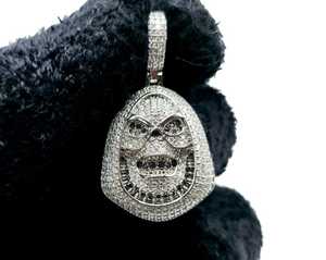 Colgante de Calavera con Capucha de Moissanita Iced Out, Diseño Único Hip Hop con Diamante de Corte Redondo de Plata 925, Joyería Fina, Colgantes y Dijes - Product Image 1