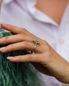 Anillo de halo solitario de lujo con diamante de corte esmeralda de 4.01 quilates cultivado en laboratorio con oro macizo de 14 quilates, regalo para fiesta de compromiso o boda para tu pareja - Product Image 2