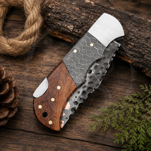 Cuchillo Plegable de Acero Damasco y Cobre de Alta Calidad, Mango de Madera Epoxi, Cuchillo Táctico EDC con Clip de Bolsillo para Caza - Product Image 3