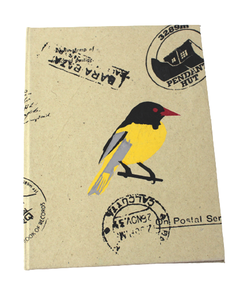 Carnet de style professionnel à couverture rigide, avec motifs de timbres postaux anciens et d'oiseaux multicolores, imprimé sur papier de jute, idéal pour un cadeau - Product Image 1