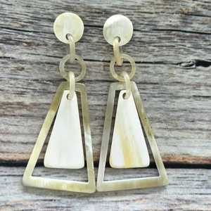 Pendientes Geométricos de Cuerno de Búfalo, Ecológicos, Hechos a Mano, con Patrón de Caparazón de Tortuga, Diseño Moderno Pulido, Artesanía Natural para Bodas MN - Product Image 6