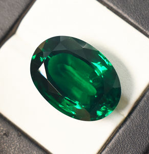 Esmeralda Verde Intenso de Laboratorio, Corte Ovalado 24x16 mm, Esmeralda Sintética Calibrada, Gema Suelta para Joyería, 26.90 ct - Product Image 6