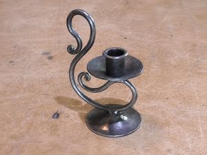 Candelabro de Hierro Forjado a Mano, Estilo Rústico, Decoración Gótica, Portavelas Metálico Resistente - Product Image 3