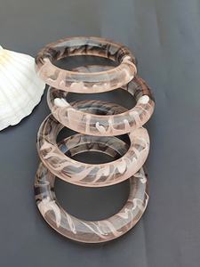 Bracelets en résine artificielle faits main de haute qualité avec fleurs pressées, taille et couleur personnalisables, pour la mode inspirée de la nature printanière - Product Image 5