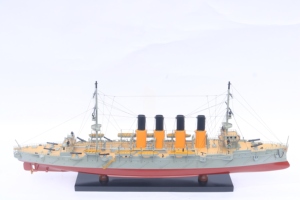 Modèle de bateau russe en bois fait main - Décoration artisanale à l'échelle militaire de la marine impériale, croiseur Varyag - Product Image 5