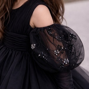 Vestido de Fiesta de Lujo para Niñas, Negro, con Capas, de Georgette, con Escote en V Profundo, Adornado con Lazo, Mangas Abullonadas, Estilo Princesa, para Bodas y Fiestas - Product Image 5