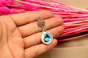 Colgante de Topacio Azul en Plata de Ley 925 con Baño de Rodio, Elegante Joyería Hecha a Mano con Certificación IGI para Mujer - Product Image 4