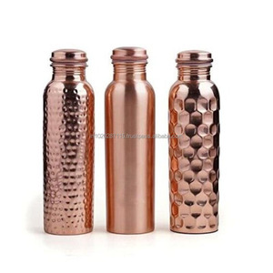 Bouteille d'eau en cuivre faite à la main pour le yoga, la méditation, le sport et le bureau avec un design étanche et un matériau écologique - Product Image 4