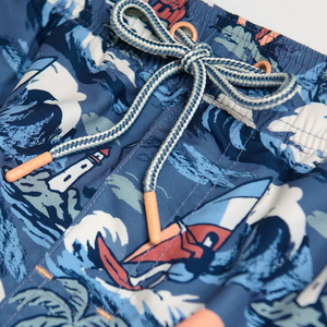 Short de bain imprimé bleu marine pour hommes, avec palmiers et voiliers, séchage rapide, short de plage décontracté, taille avec cordon de serrage - Product Image 4