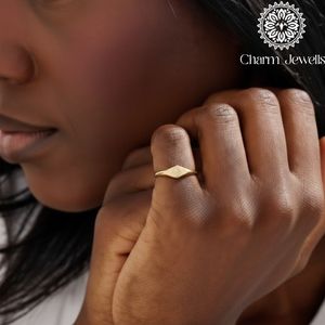 Bague de fiançailles Charm_Jewells en or rose plaqué, moissanite taille princesse, sertissage géométrique, style classique pour femme - Product Image 5