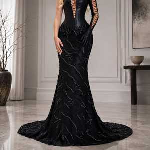 Robe de soirée sirène en similicuir noir, style corset asymétrique à encolure croisée, découpes en dentelle, longueur ras du sol avec traîne Watteau - Product Image 5