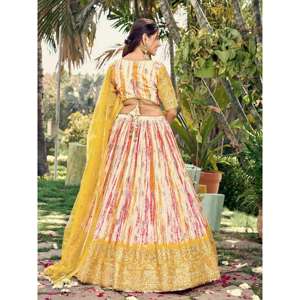 ชุดเดรสยาวผ้าจีนพิมพ์ลายดิจิทัลสีขาวและสีเหลือง - Product Image 1