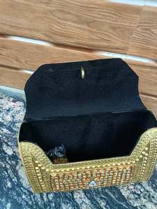 Sac à bandoulière artisanal en métal Kundan, mosaïque de strass brodés, velours doré, pour mariée, fête, mariage, usage féminin - Product Image 4