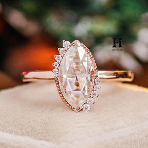 Anillo de compromiso vintage con diamante de laboratorio talla marquesa, oro rosa de 14K, halo lateral asimétrico con diamantes - Product Image 3