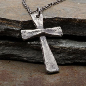 Collier croix pour hommes, pendentif en argent sterling, bijoux chrétiens faits à la main de style vintage rustique, cadeau pour lui par rf crafts - Product Image 3