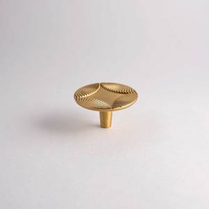 Contemporary metal wire cake stand suitable for enhancing sweet treat displays with practical use and refined elegance - Product Image 3
