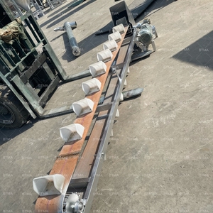 Élévateur à godets personnalisable avec seaux en plastique ou en métal pour systèmes de transport de grains, de <span class=keywords><strong>granulés</strong></span> et de poudres - Product Image 4