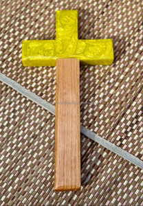 Croix murale Christ en résine et bois de meilleure qualité Croix murale en bois et résine, cadeau de croix de première communion-par Unique Craft India - Product Image 3
