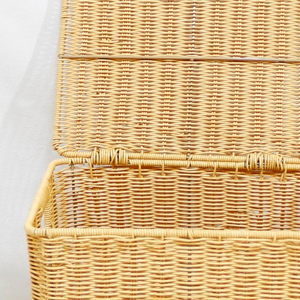 Panier de rangement multifonctionnel en rotin tressé à la main du Vietnam avec couvercle à charnières et poignées - Product Image 4
