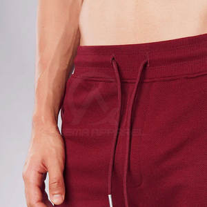 Shorts décontractés pour hommes en mélange de coton, offrant un confort léger et une coupe décontractée, idéal pour les promenades en plein air, avec un look simple et épuré. - Product Image 5