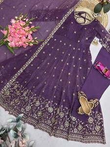 Robe Anarkali pour femme, nouvelle collection, tendance, violette, à manches longues, magnifique, en georgette, style indien pakistanais, très demandée - Product Image 5