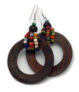 Boucles d'oreilles pendantes rustiques en bois léger pour femme, finition polie, idéales pour le quotidien et les occasions festives - Product Image 1