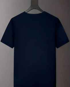 เสื้อยืดผู้ชายเนื้อผ้านุ่มพิเศษ สวมใส่สบาย เหมาะสำหรับฤดูร้อน ผลิตจากวัสดุรักษ์โลก ตกแต่งด้วยผ้าเดนิม ผ้าบาติก ผ้าคอร์ดูรอย ผ้าฝ้าย 100% พร้อมลายปะติด - Product Image 2