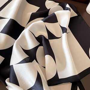 Bufanda de Lana Bordada de Lujo, Chal de Diseño Cálido para Invierno, Proveedor de Fábrica - Product Image 3