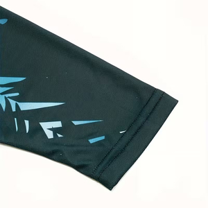 Camiseta de Manga Larga con Cuello Redondo para Hombre, Estilo Urbano, Corte Regular, Diseño Sublimado, 220 Gramos, Ecológica, Hecha de Poliéster - Product Image 5