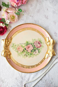 Bandeja de servicio de madera bellamente elaborada Tayyab Handicrafts, bordes decorativos y grabados para ocasiones especiales en el hogar y la comida - Product Image 4