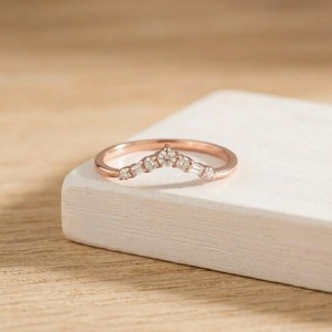 Bague minimaliste empilable en or massif 10K 14K 18K, avec 5 pierres rondes et 2 pierres baguette coniques en forme de V, clarté E, certifiée IGI VVS - Product Image 3