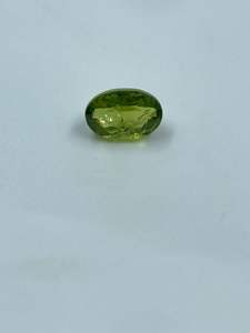 เพอริดอทดิบสีเขียวธรรมชาติ 100% รูปทรงวงรี ขนาด 8x12 มม. น้ำหนัก 4.70 กะรัต ได้รับการรับรองจากประเทศจีน สำหรับทำเครื่องประดับ - Product Image 6