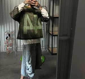 เสื้อบาสเก็ตบอลตาข่ายสำหรับผู้ชายหมายเลข 44 คอกลมแขนยาวทรงหลวมระบายอากาศได้ดีชุดกีฬาโพลีเอสเตอร์ทุกฤดูกาล - Product Image 1