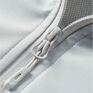 Chaqueta con capucha softshell para mujer de marca privada, abrigo con cremallera de alto rendimiento para exteriores, chaqueta personalizada para hombre, proveedor de ropa técnica urbana. - Product Image 4