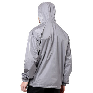 Chaqueta con Capucha Cortavientos para Hombre, Color Gris Claro, Poliéster, Cierre de Cremallera, Corte Regular, Estilo Casual de Primavera - Product Image 6