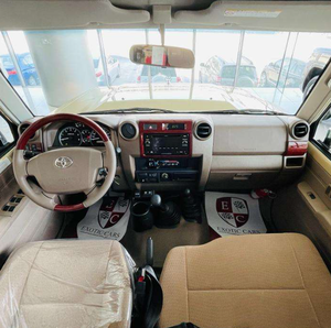 Camioneta Diésel de Doble Cabina con Transmisión Manual Land Cruiser Serie 70 VDJ de Alto Rendimiento 2024 - Product Image 3