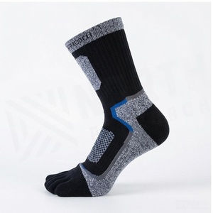 Chaussettes de randonnée respirantes à motif géométrique bleu North Approach 5 Toe Crew Socks pour adultes, été - Product Image 3